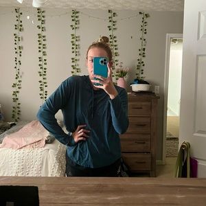 LONG SLEEVE HOODED LIGHTWEIGHT RUNNING TOP